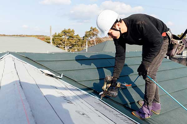 屋根修理｜川崎市の専門職人 虹幸建設の雨漏り修理メニュー